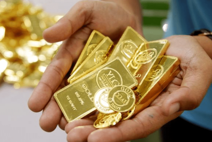 Gold Value Soars to 7-Week Prime Amid Weak Greenback, Geopolitics Gold Value Soars to 7-Week Prime Amid Weak Greenback, Geopolitics